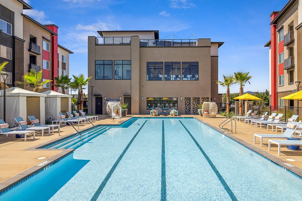 Pool at The Braydon Apartments in Napa CA